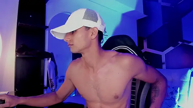 MaxiimoRomano_ webcam