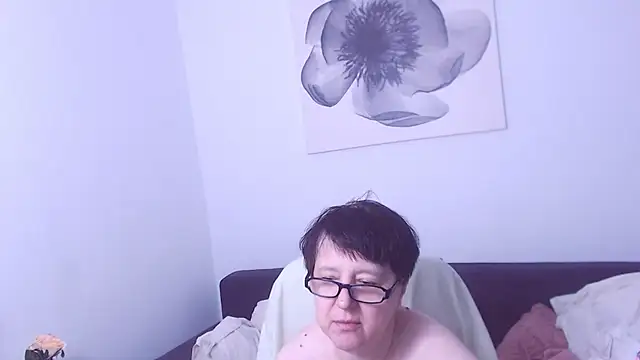 ChristaRose live cam on StripChat