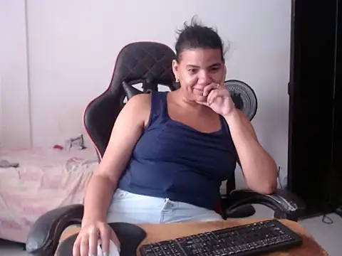 Adriana_0312 webcam