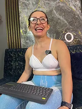 Yelena03 webcam