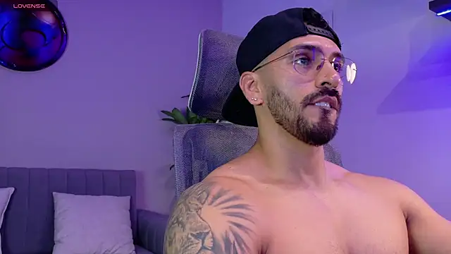 tony_muscle webcam