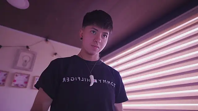 tommy_blue webcam