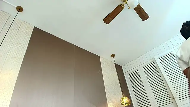Tiifany_Baker webcam
