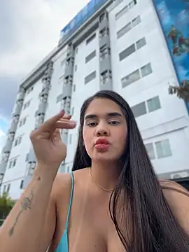 BellaLeclair_ webcam
