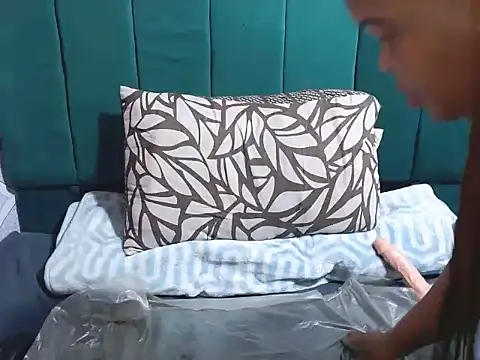 MeltingSquiterXX webcam