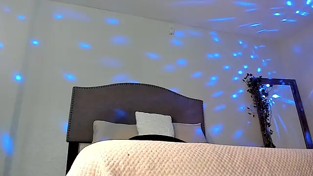 yiauana - Yiauana's free webcam - UK Sex Cams