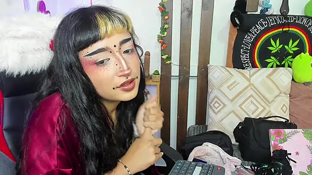 MeowMota_ live cam on StripChat