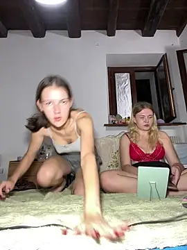 ella_maya webcam