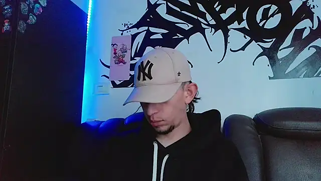 Chris__Jones live cam on StripChat