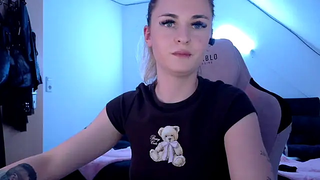 Melly4You webcam
