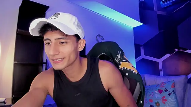 MaxiimoRomano_ webcam