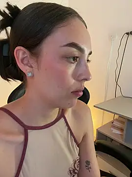 Laureen___ webcam