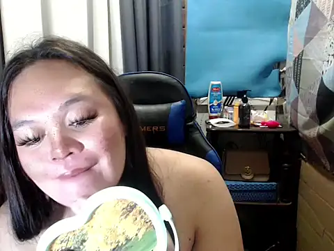 naughty_scarlet69 live cam on StripChat