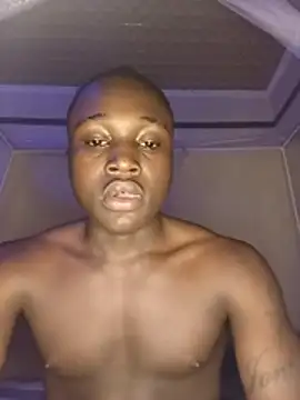 BENJAMIN0001K live cam on StripChat