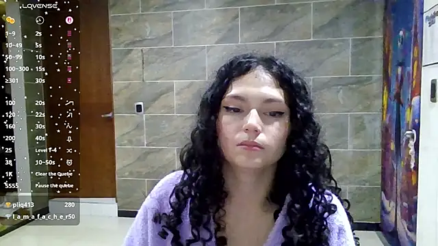 Diamond_Curls live cam on StripChat