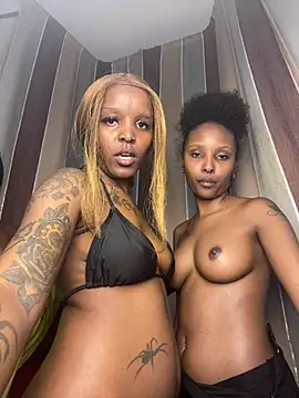midnightdoll1 webcam