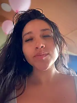 Veronica_Wins_ live cam on StripChat