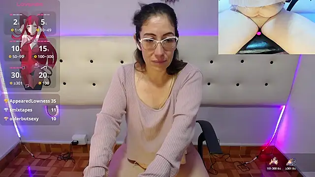 kaylaMinov_ live cam on StripChat