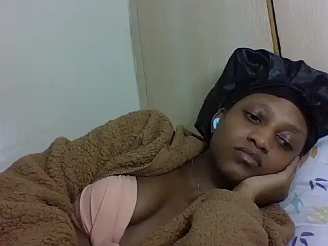 yummyqueenk live cam on StripChat