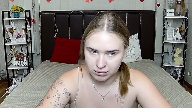 LauraHlot live cam on StripChat