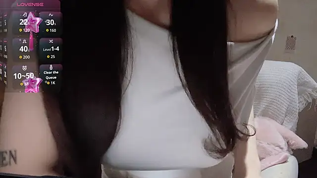 Xiaoyun_6666 live cam on StripChat