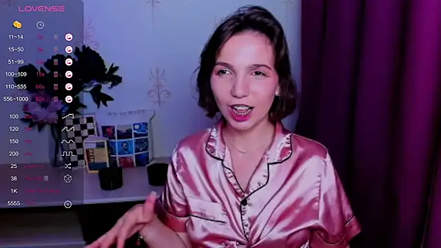 KindHazelHere_ live cam on StripChat