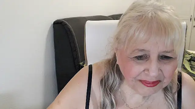 SusiLifeXXX webcam