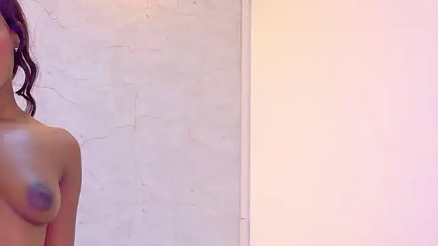 TylaWest webcam