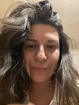 NadiraNoor webcam