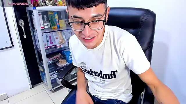 Alexx_bigcockk webcam