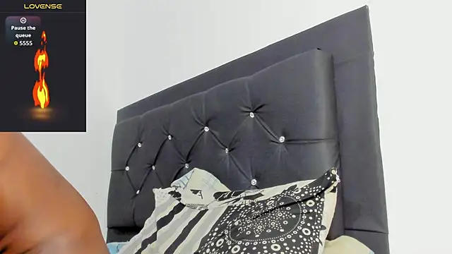 santi_brown webcam