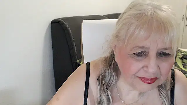 SusiLifeXXX webcam