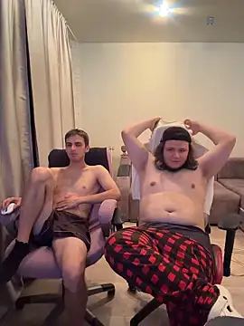 desiredude9 (Ask my age) - bend over and wiigle booty