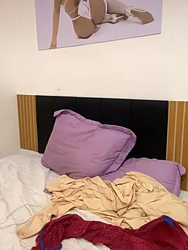 Jullyanaximeness webcam