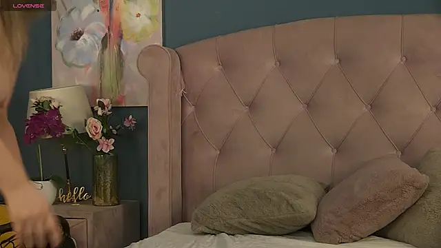 ZoeSkyee webcam