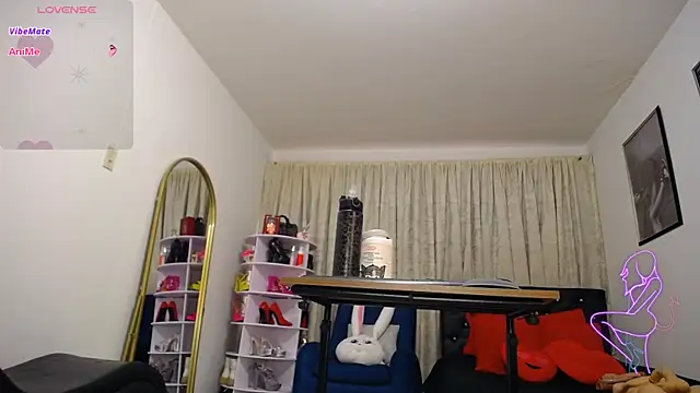 Litas_Secrets webcam