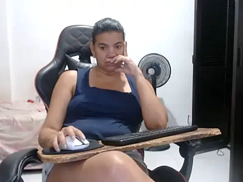 Adriana_0312 webcam