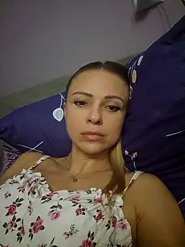 ghostlily1 - GhostLily1's free webcam - UK Sex Cams