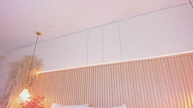 NahimiThompson webcam