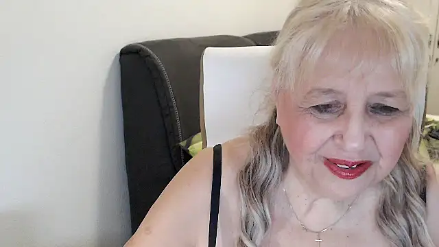 SusiLifeXXX webcam