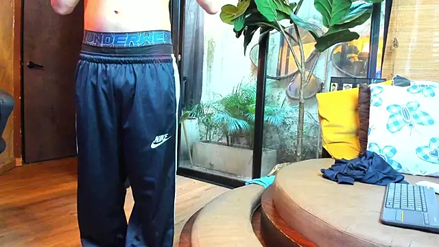 AxelStong live cam on StripChat