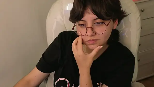 Nathaly_ds live cam on StripChat