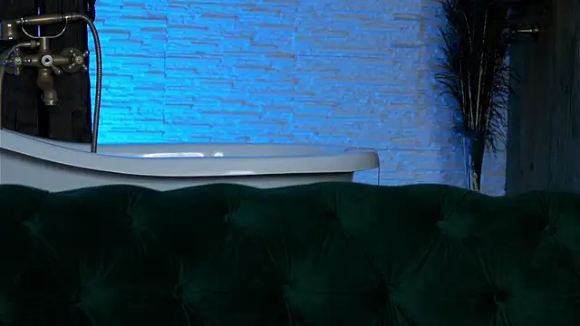 hayliemilf (F young) - wet pussy get's me naughty