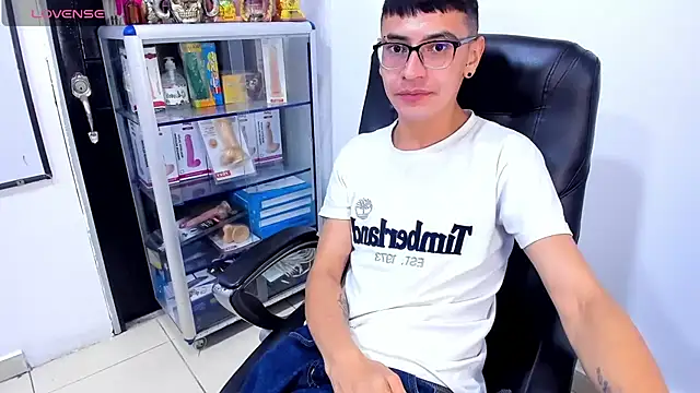 Alexx_bigcockk webcam