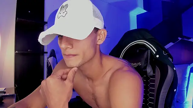 MaxiimoRomano_ webcam