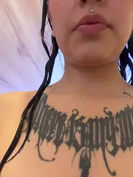 Lucy_699 webcam