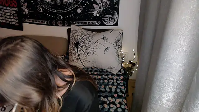 AlienforTwenty webcam