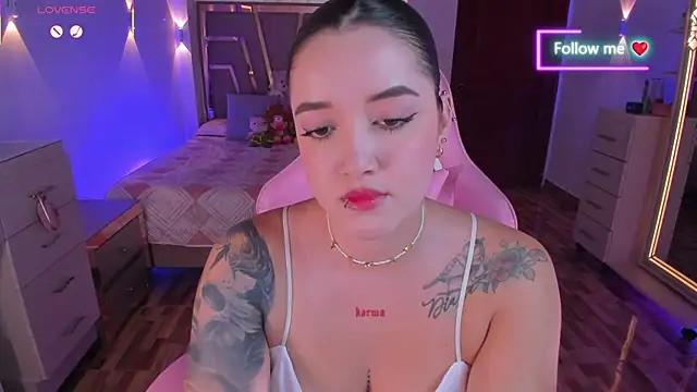 MiaLatina_ webcam