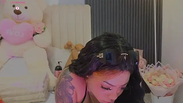 Madiee_Rhea webcam