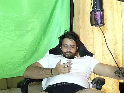 aronmiller404 webcam